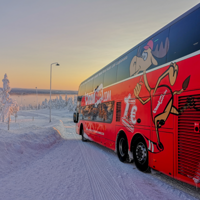 OnniBus MEGA ja kaunis aurinkoinen talvimaisema